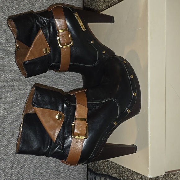 Booties - Picture 4 of 6